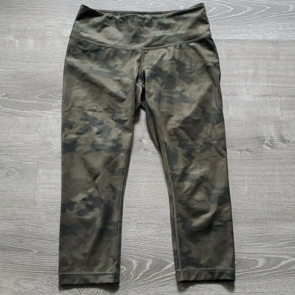 Camo lululemon crops